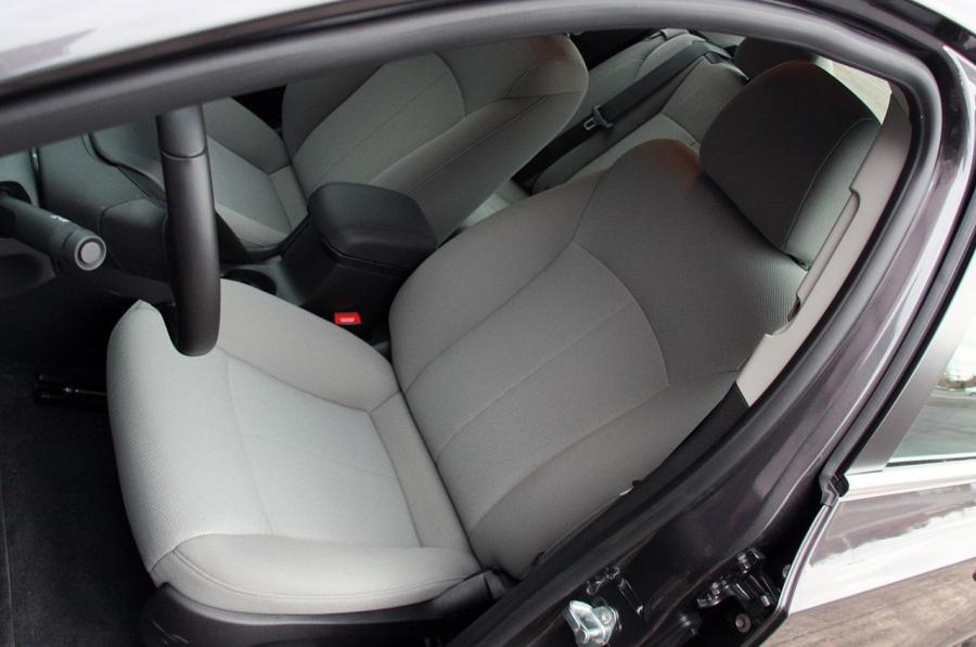  Chevrolet Cruze 1LT 2011 года  (фото 20 из 36)